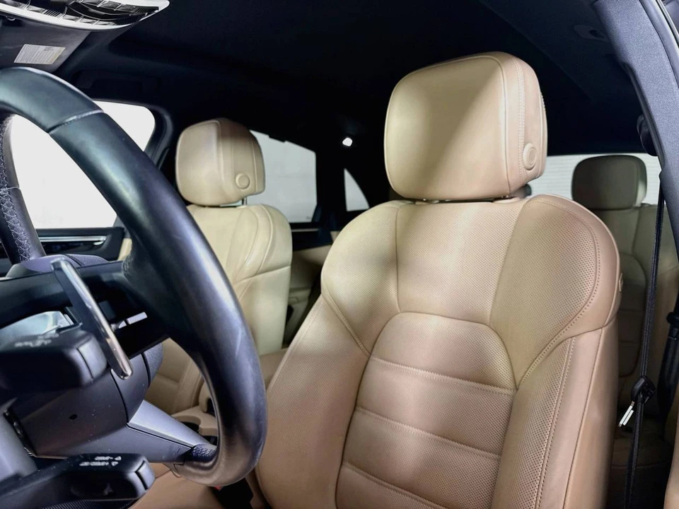 2023 Porsche Macan - Image 5 of 5