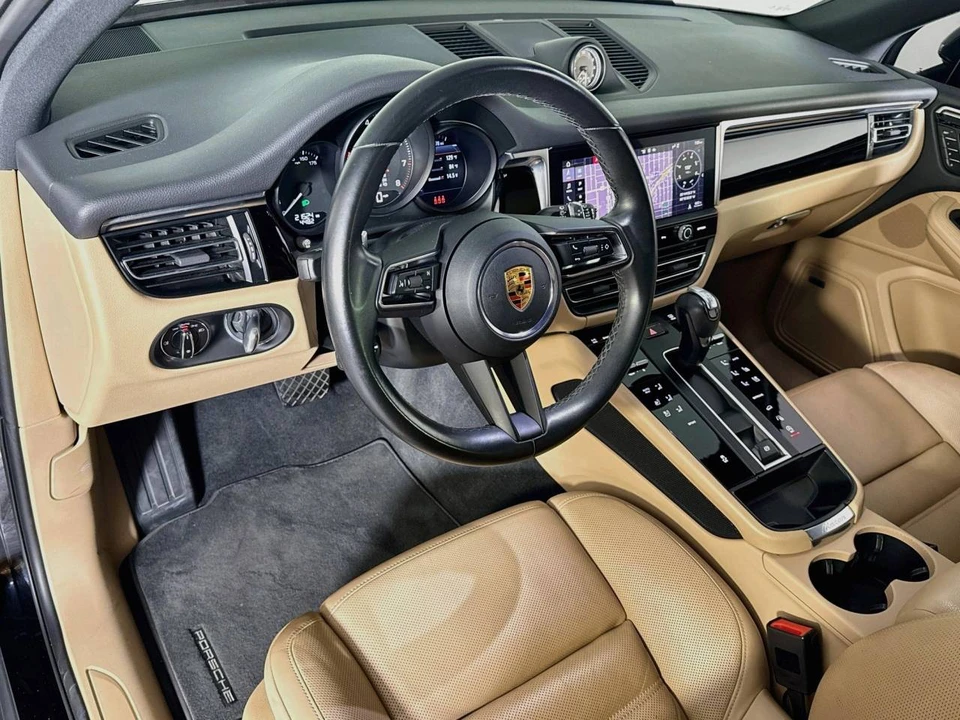 2023 Porsche Macan - Image 4 of 5