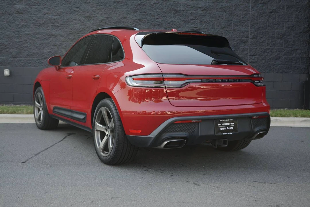 2023 Porsche Macan - Image 3 of 5