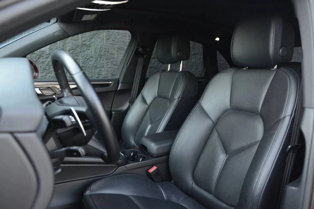 2023 Porsche Macan - Image 5 of 5
