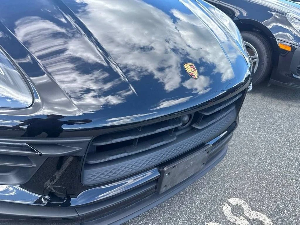 2023 Porsche Macan - Image 3 of 5