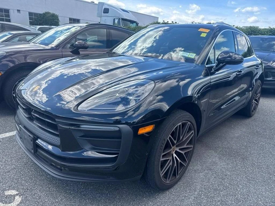 2023 Porsche Macan - Image 4 of 5