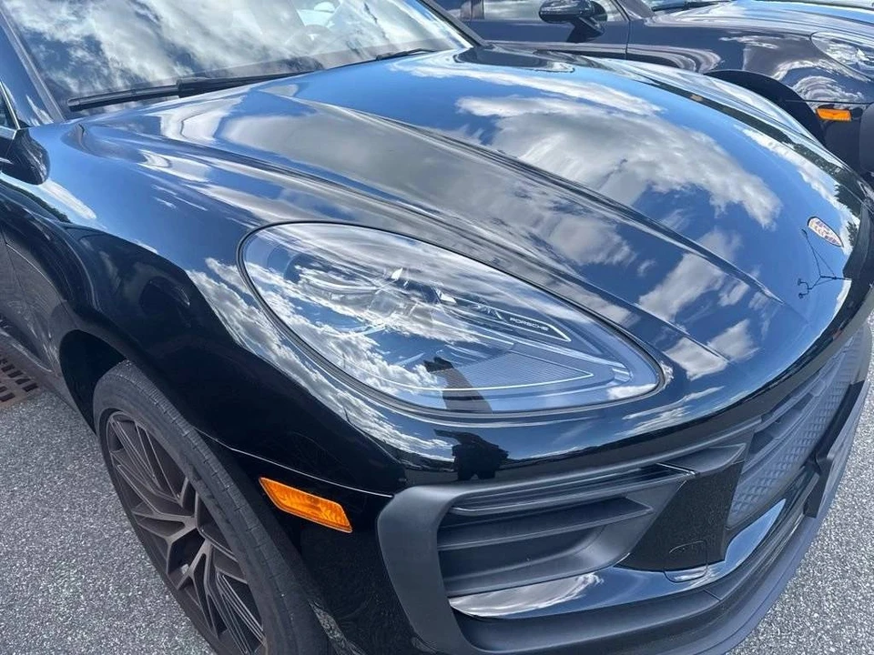 2023 Porsche Macan - Image 2 of 5