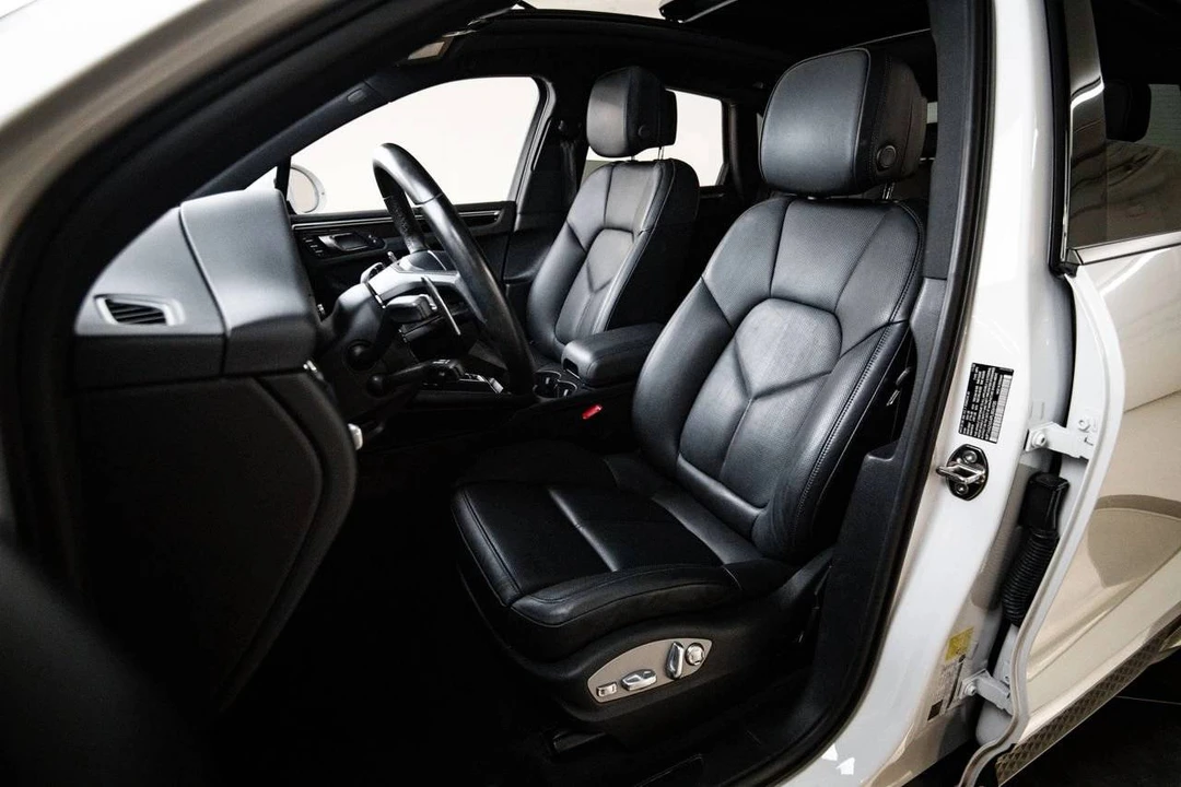 2023 Porsche Macan - Image 5 of 5