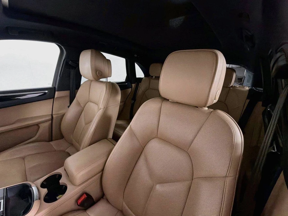 2023 Porsche Macan - Image 5 of 5