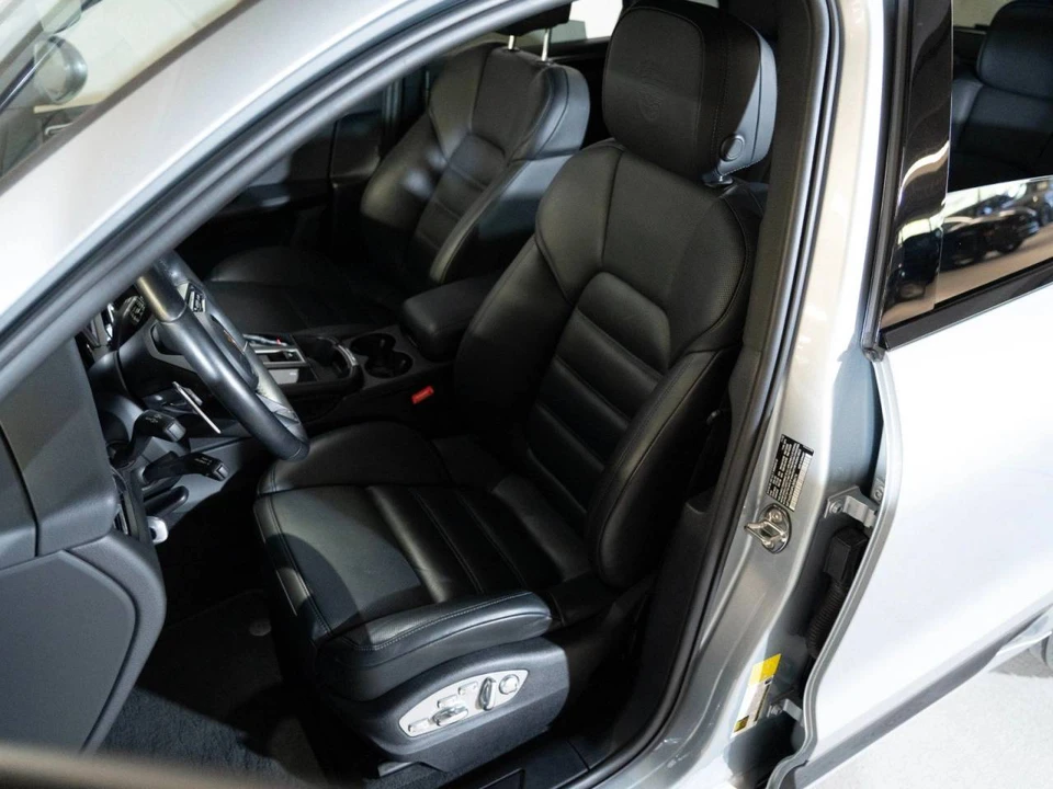2023 Porsche Macan - Image 5 of 5