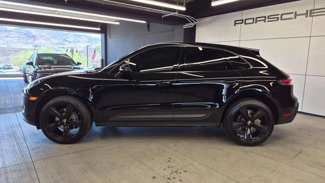 2023 Porsche Macan - Image 2 of 5