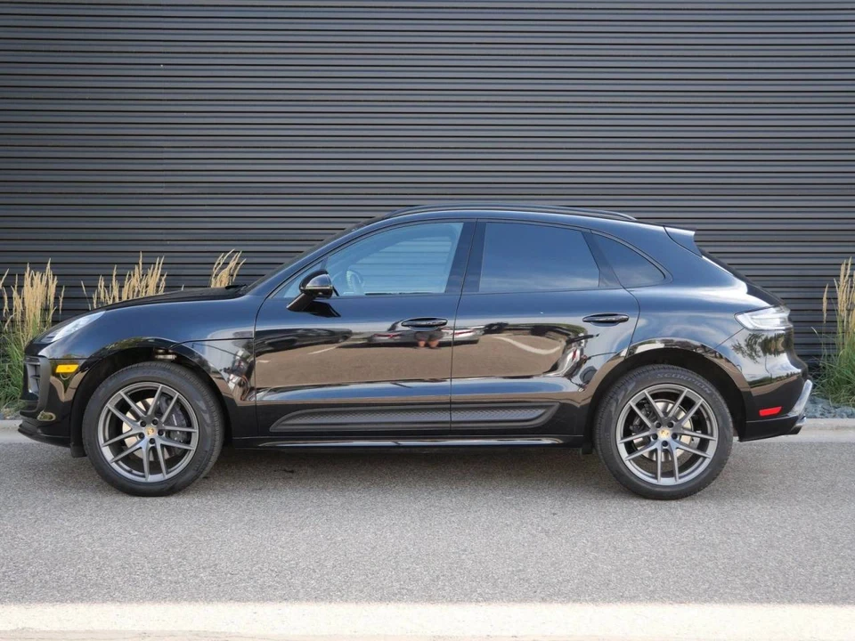 2023 Porsche Macan - Image 2 of 5