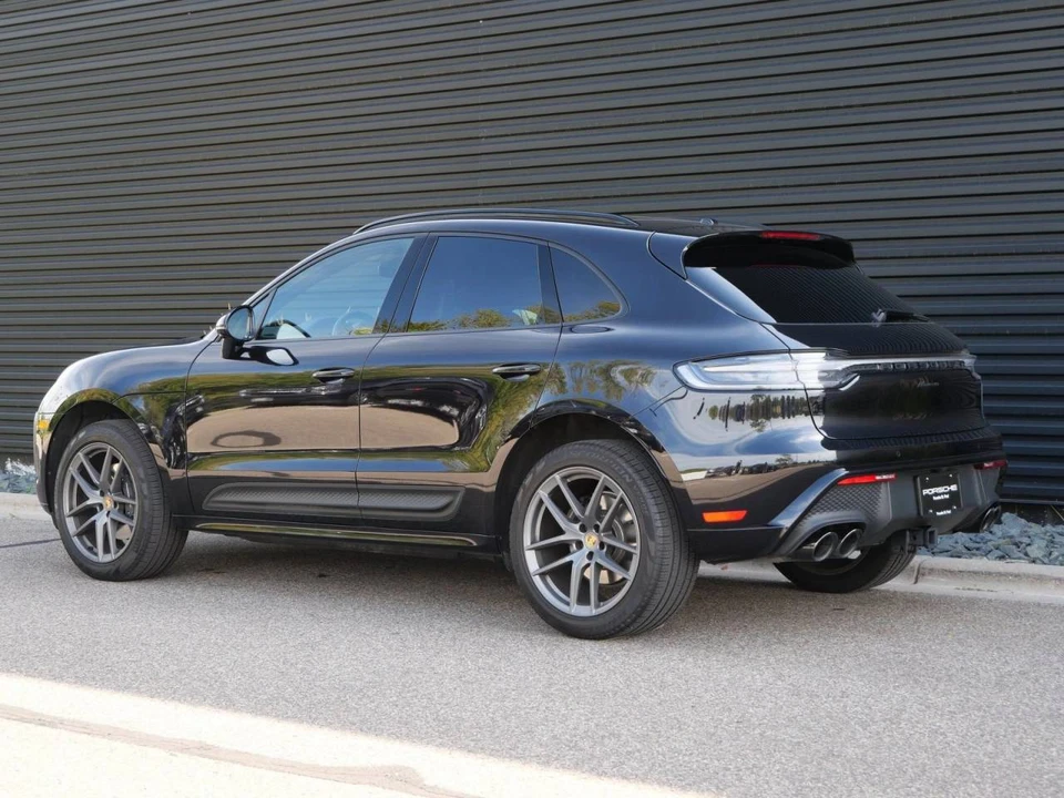 2023 Porsche Macan - Image 3 of 5