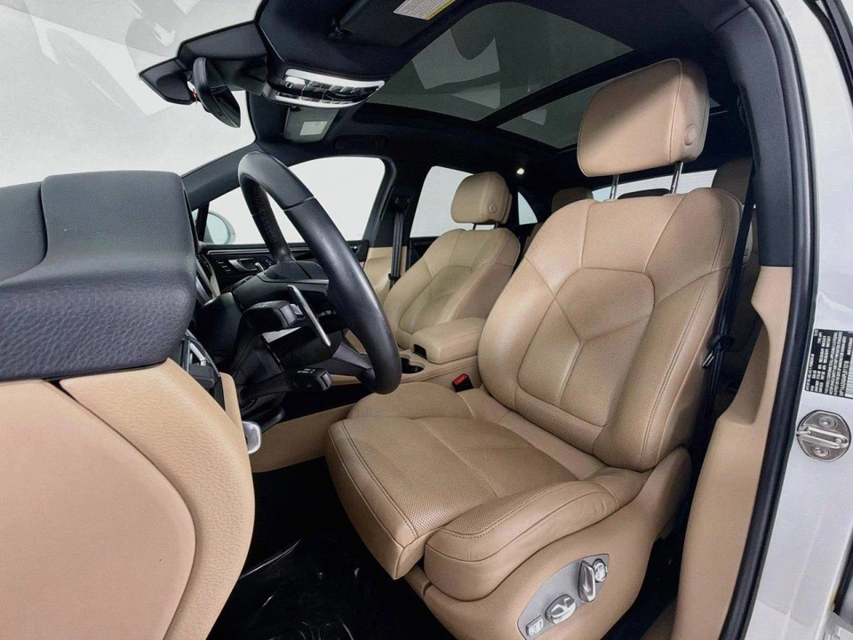 2023 Porsche Macan - Image 5 of 5