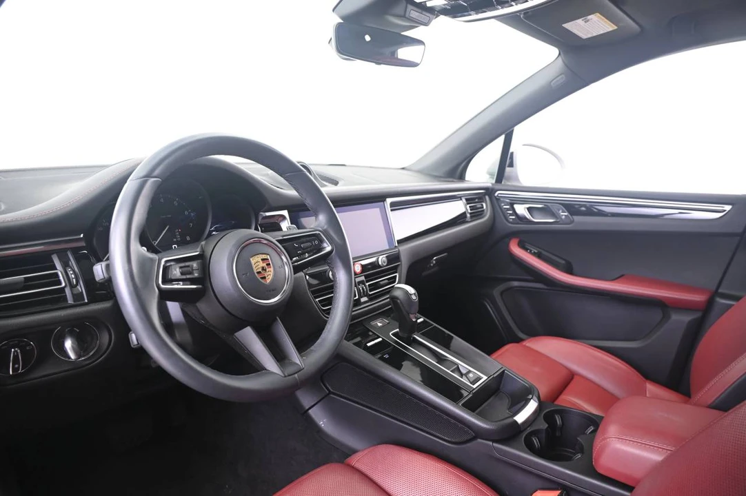 2023 Porsche Macan - Image 4 of 4