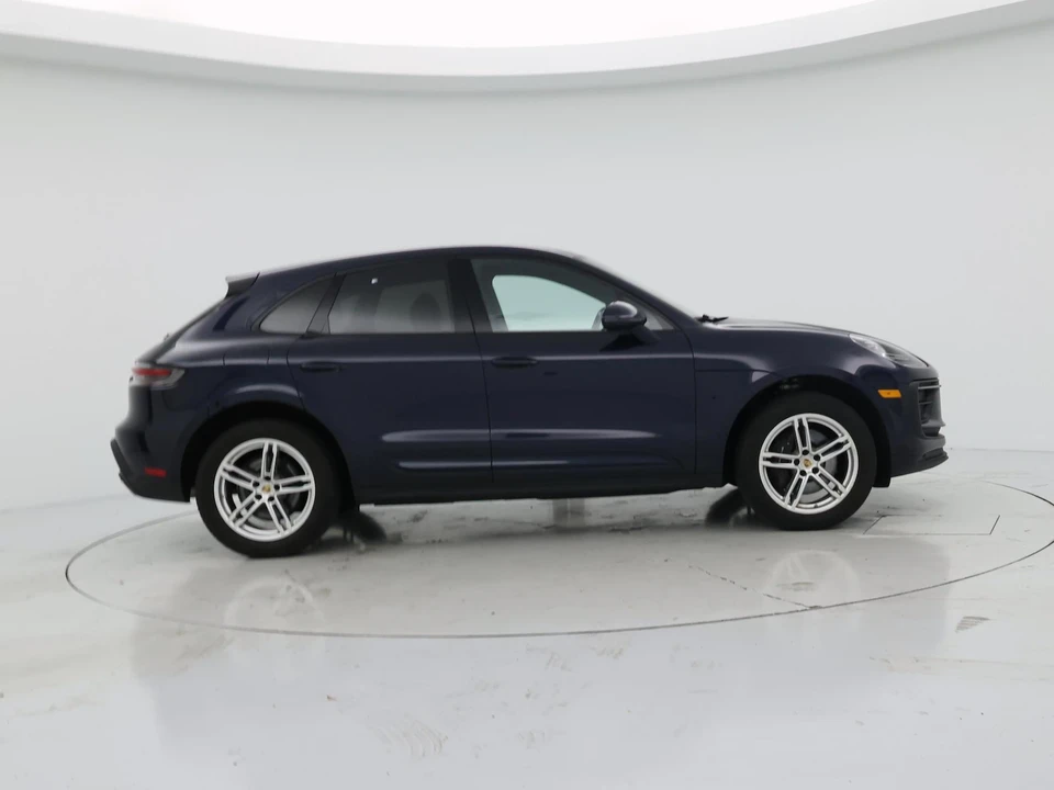 2023 Porsche Macan - Image 8 of 28
