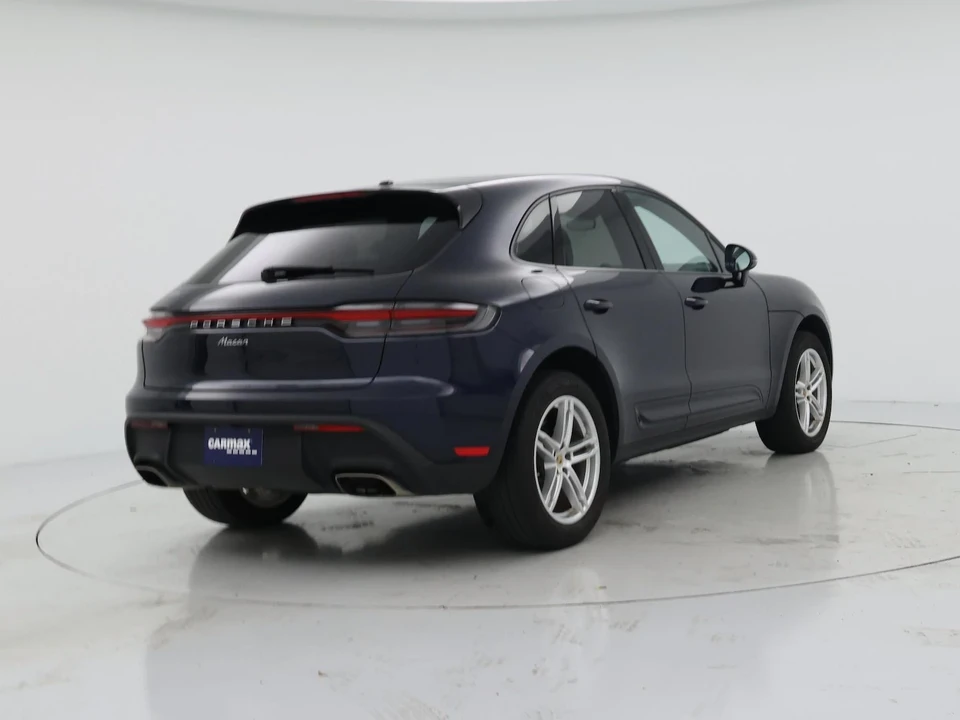 2023 Porsche Macan - Image 9 of 28