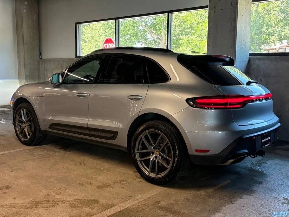 2023 Porsche Macan - Image 3 of 5