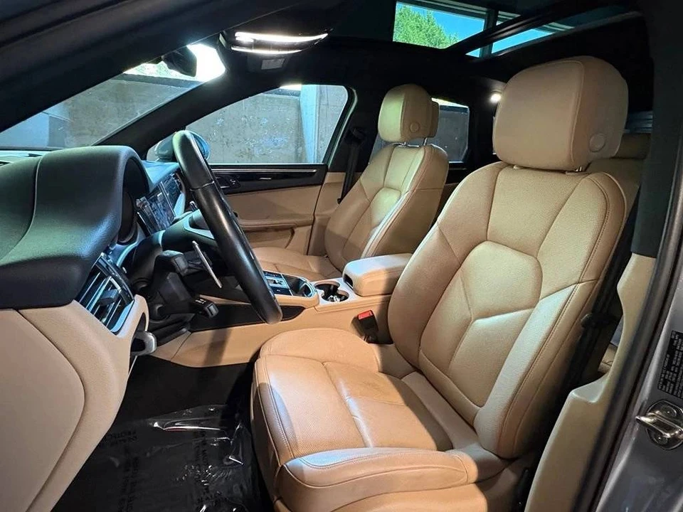 2023 Porsche Macan - Image 5 of 5