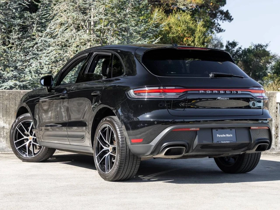 2023 Porsche Macan - Image 3 of 5