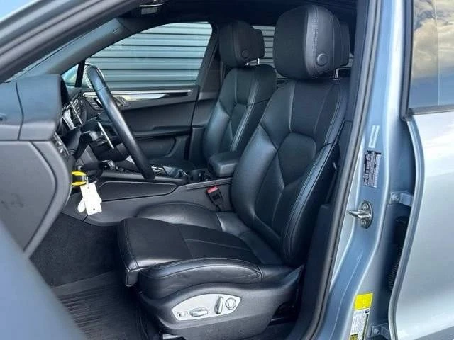 2023 Porsche Macan - Image 5 of 5