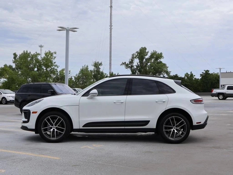 2023 Porsche Macan - Image 4 of 5