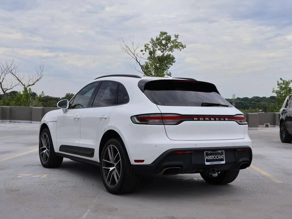 2023 Porsche Macan - Image 5 of 5
