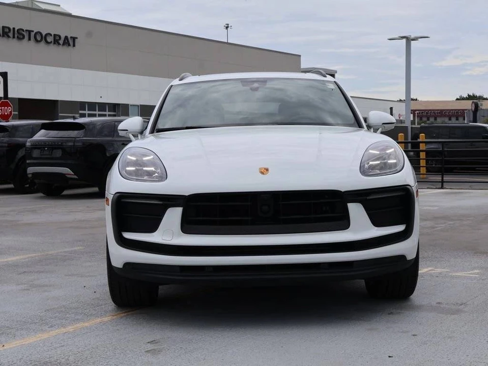 2023 Porsche Macan - Image 2 of 5