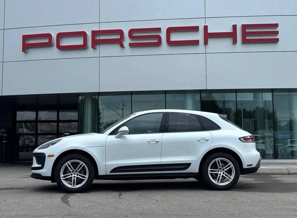 2023 Porsche Macan - Image 2 of 5
