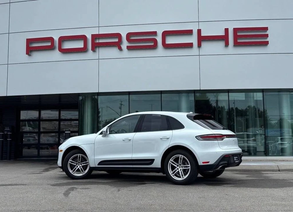 2023 Porsche Macan - Image 3 of 5