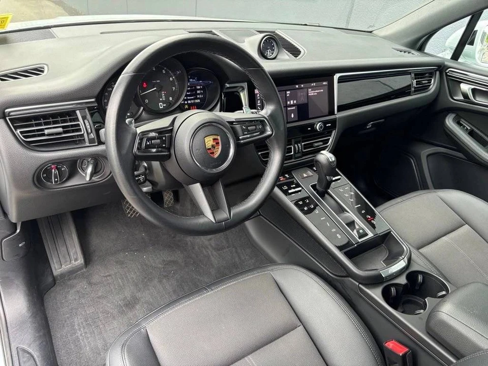 2023 Porsche Macan - Image 4 of 5