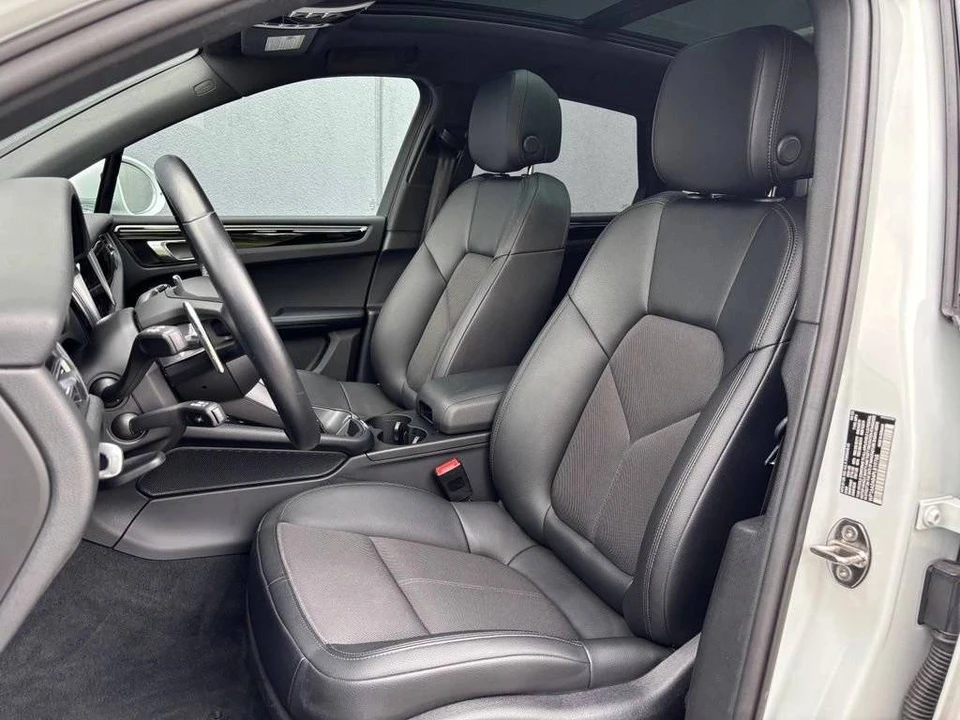 2023 Porsche Macan - Image 5 of 5