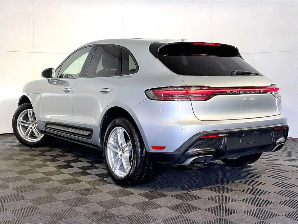 2023 Porsche Macan - Image 3 of 5