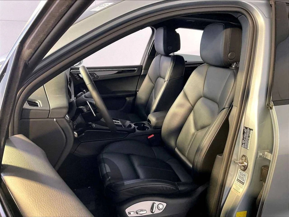 2023 Porsche Macan - Image 5 of 5