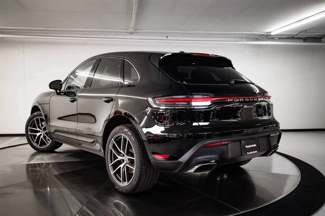 2023 Porsche Macan T - Image 3 of 5