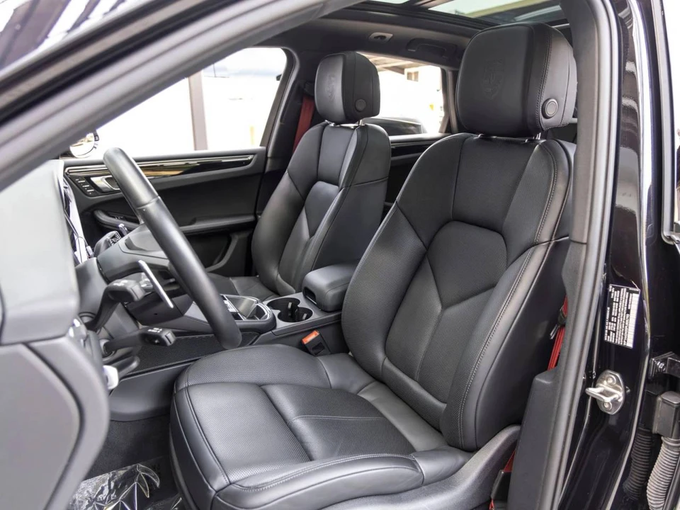 2023 Porsche Macan - Image 5 of 5