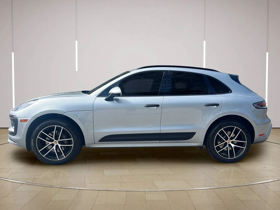 2023 Porsche Macan - Image 2 of 5