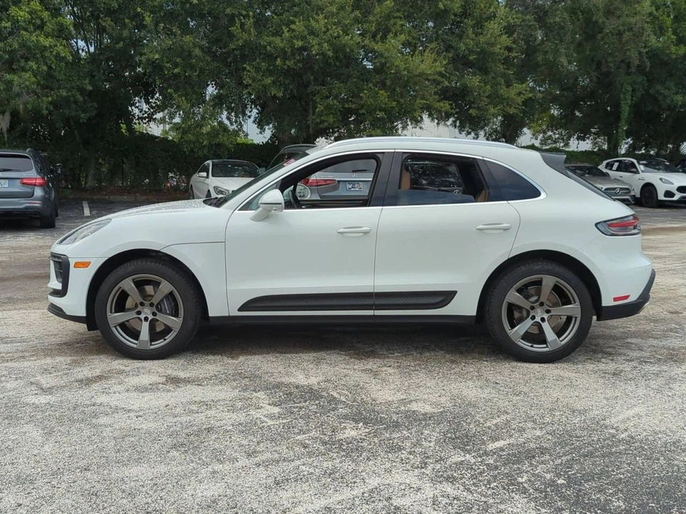2023 Porsche Macan - Image 2 of 5