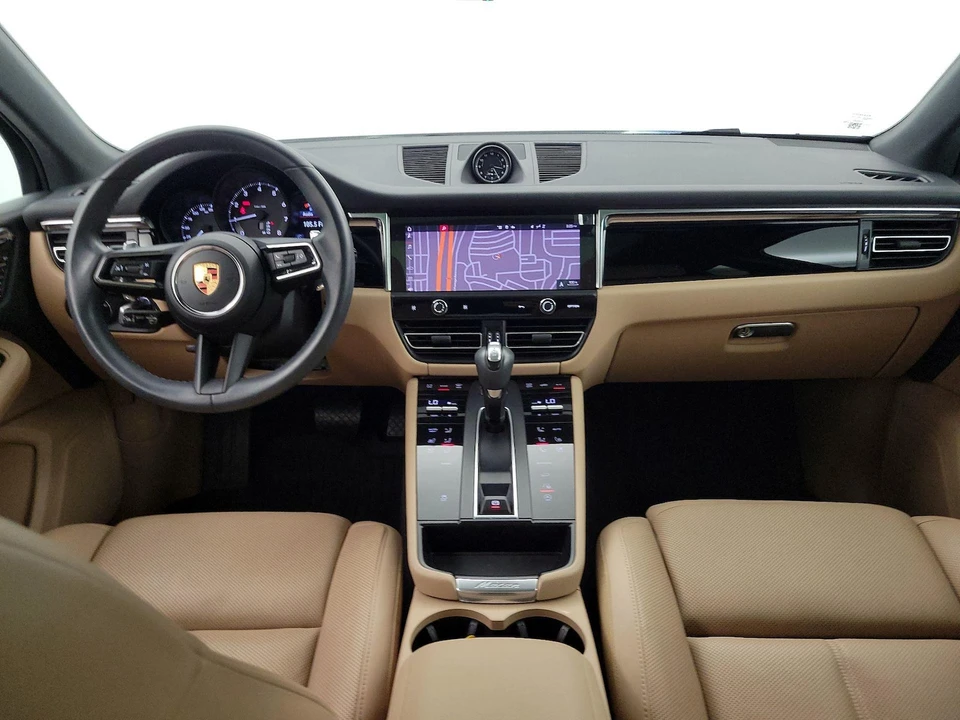 2023 Porsche Macan - Image 10 of 28