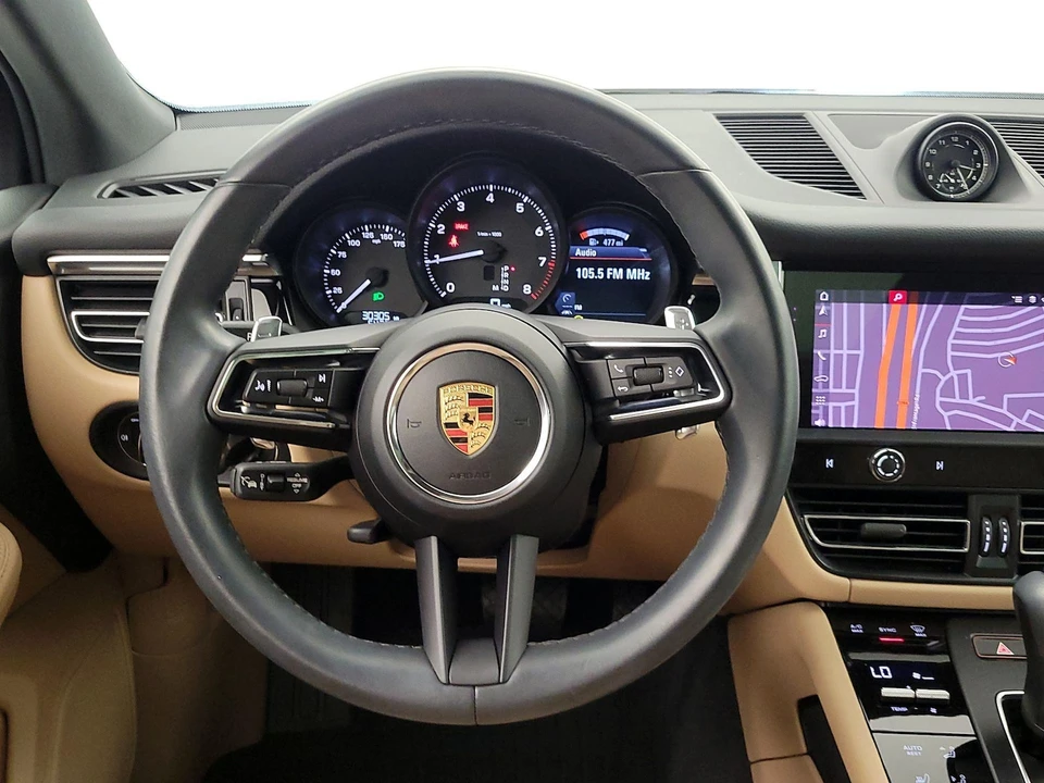 2023 Porsche Macan - Image 11 of 28