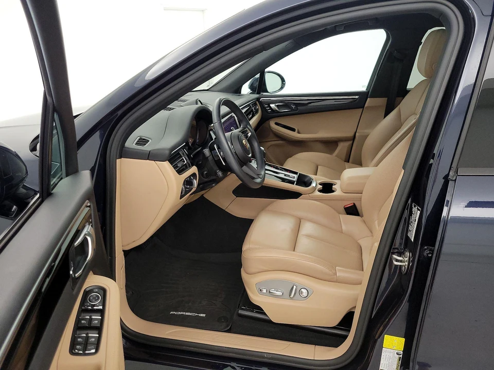 2023 Porsche Macan - Image 12 of 28