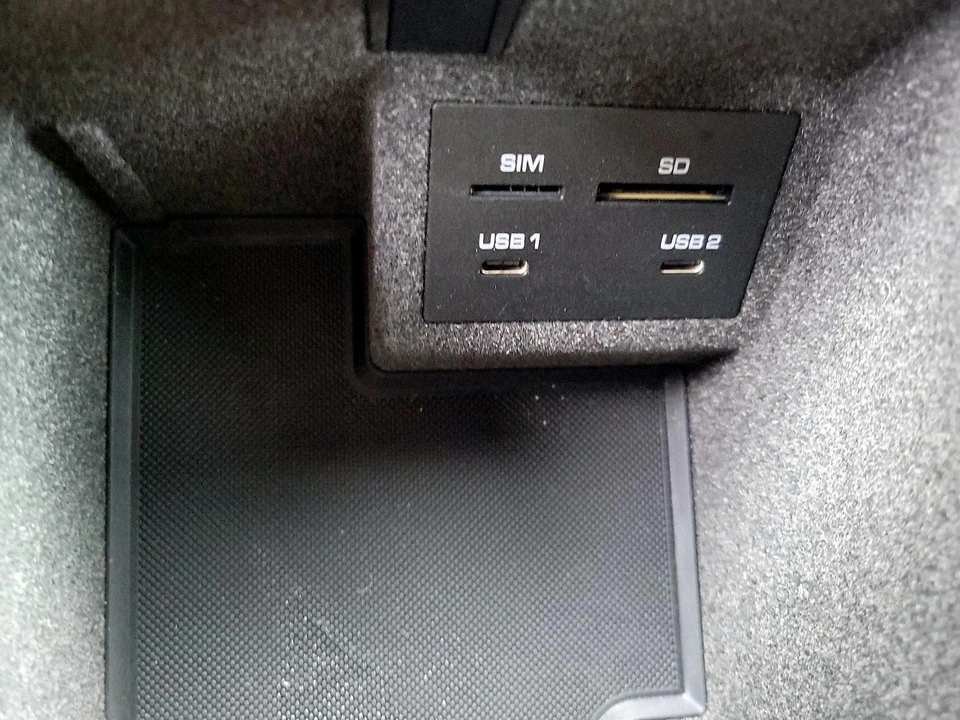2023 Porsche Macan - Image 20 of 28