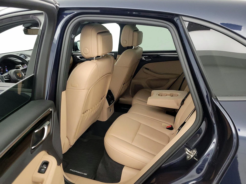 2023 Porsche Macan - Image 22 of 28