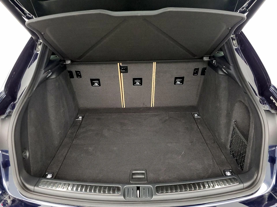 2023 Porsche Macan - Image 23 of 28
