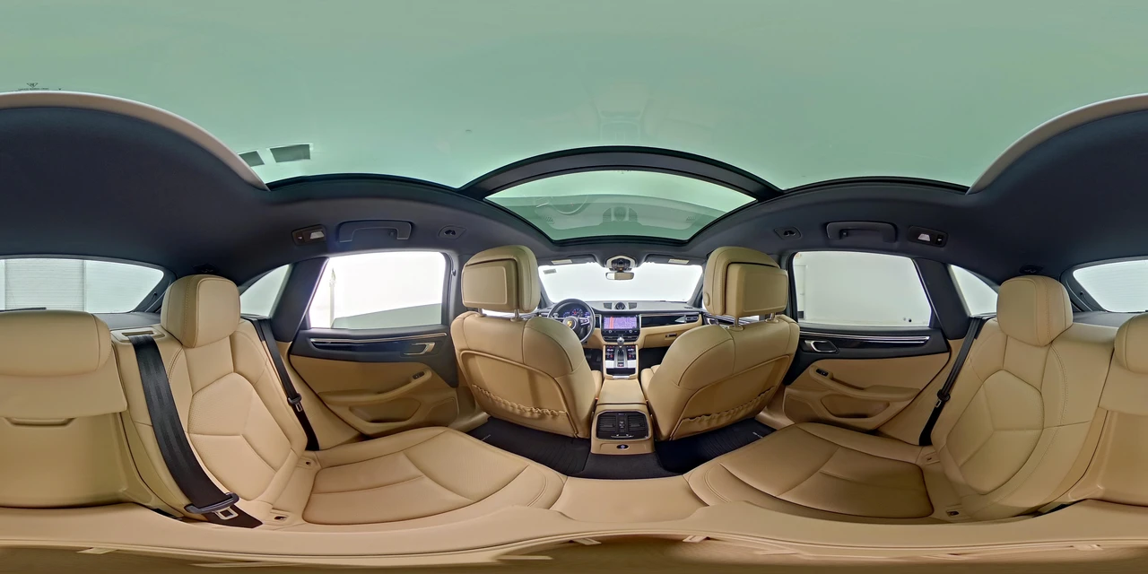 2023 Porsche Macan - Image 27 of 28