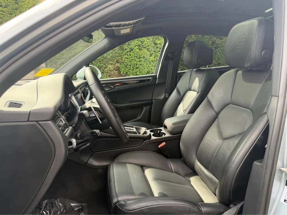 2023 Porsche Macan - Image 5 of 5