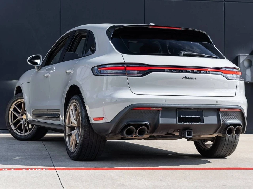 2023 Porsche Macan - Image 3 of 5