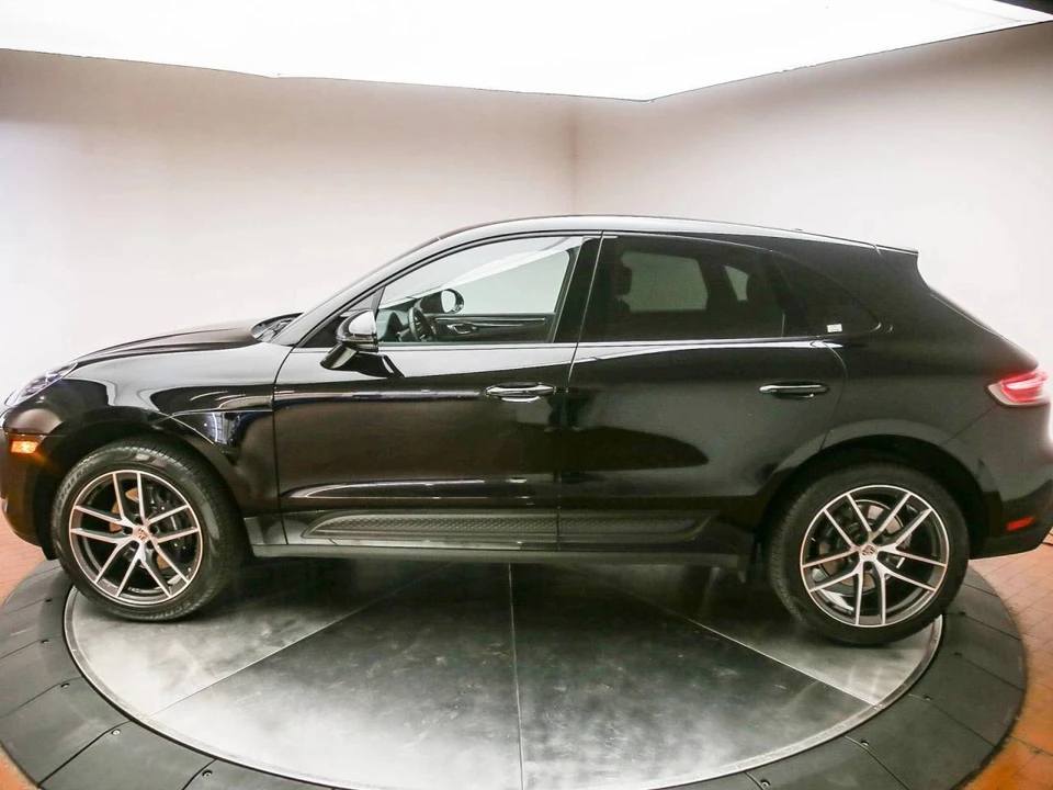 2023 Porsche Macan - Image 2 of 5