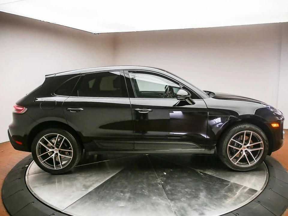 2023 Porsche Macan - Image 5 of 5