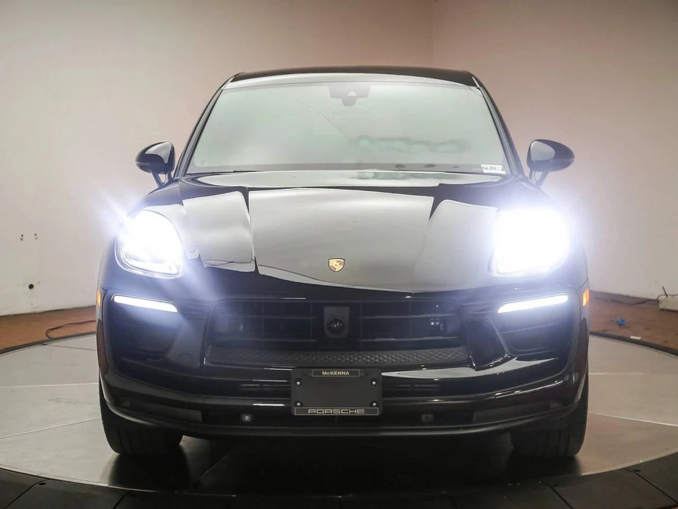 2023 Porsche Macan - Image 3 of 5