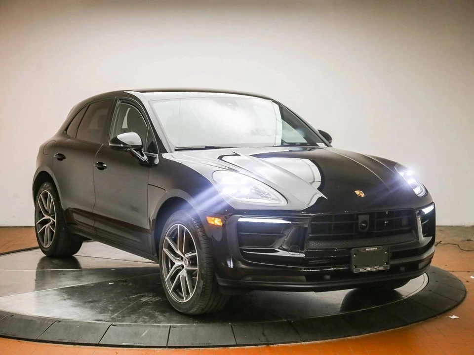 2023 Porsche Macan - Image 4 of 5