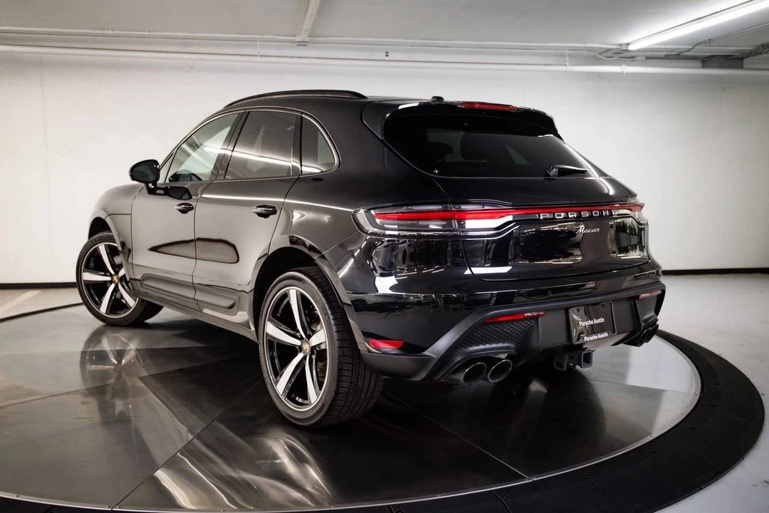 2023 Porsche Macan - Image 3 of 5