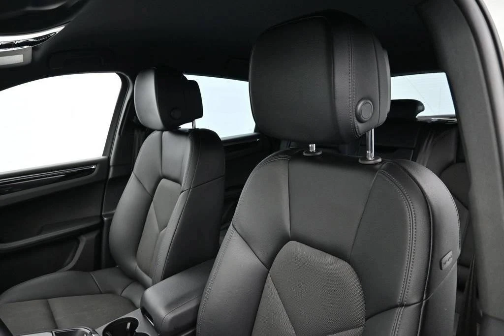 2023 Porsche Macan - Image 5 of 5