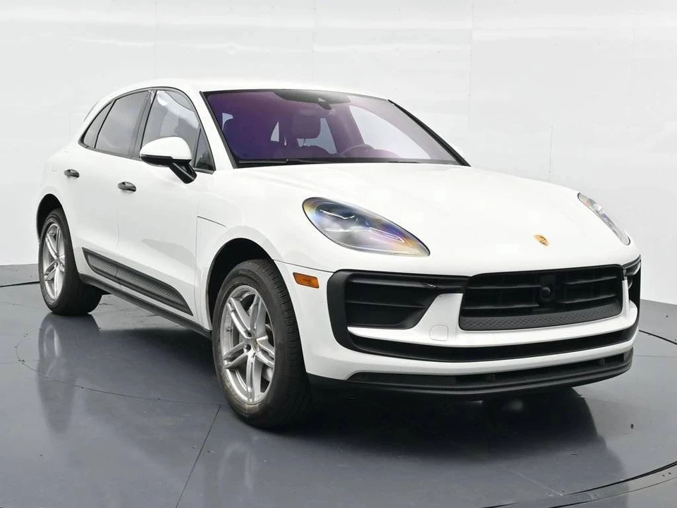 2023 Porsche Macan - Image 3 of 5